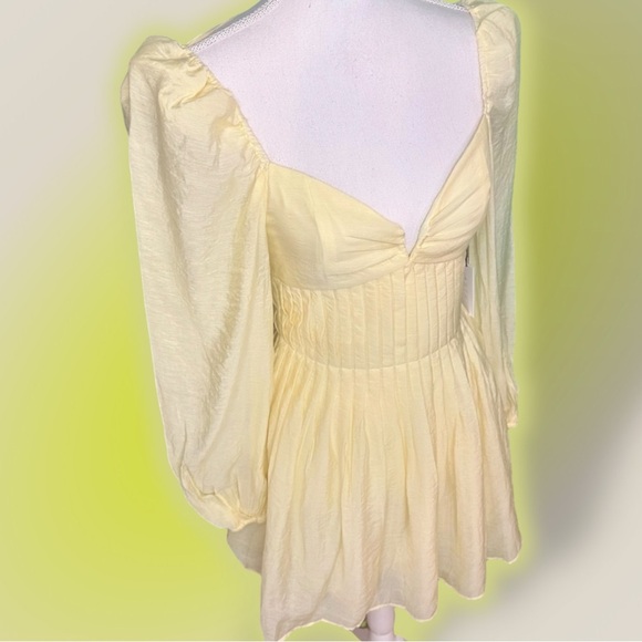 NWT ASTR The Label ‘Carina Open Back Mini Dress’ in “Butter” Yellow Size XS - Picture 15 of 16